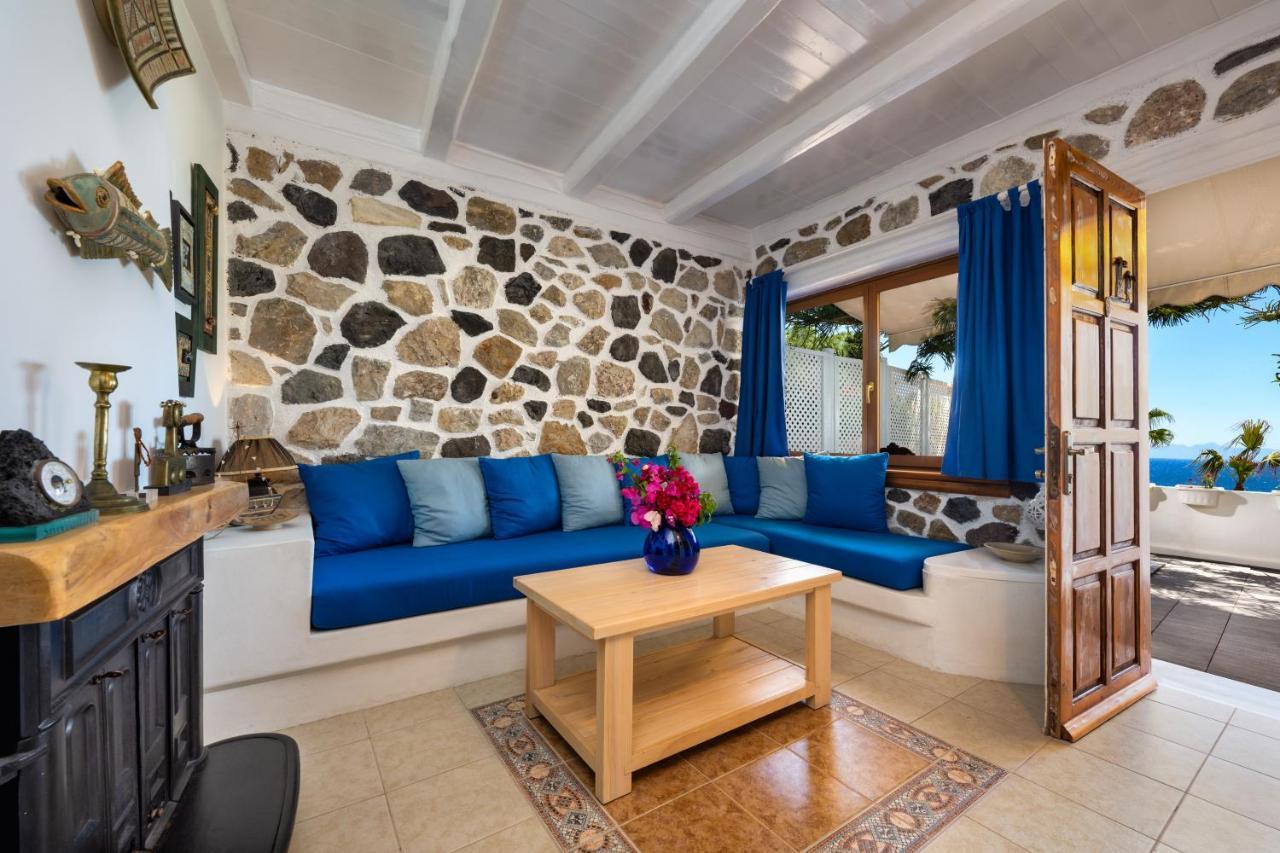 Moschatos Beach House Камарі Екстер'єр фото
