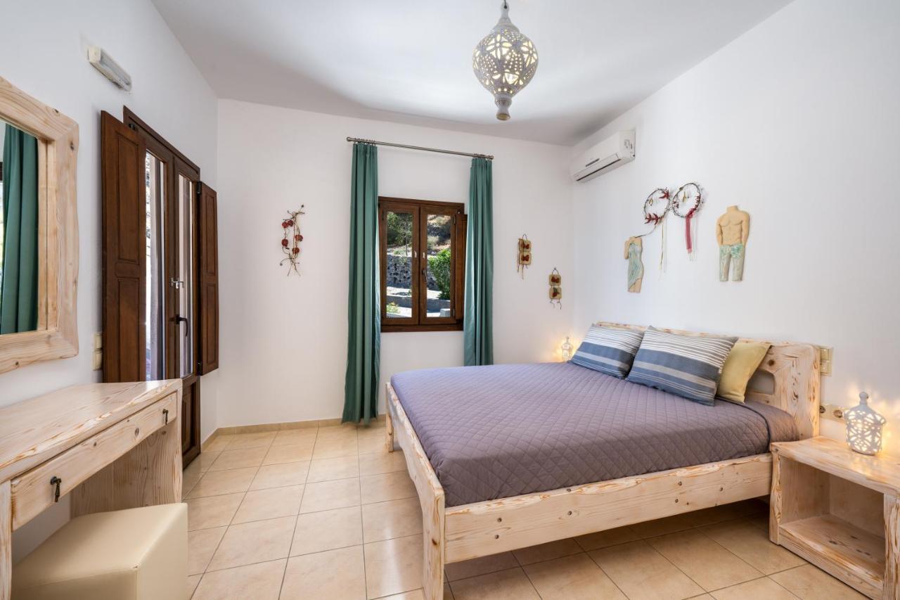Moschatos Beach House Камарі Екстер'єр фото