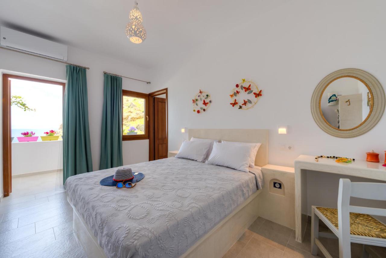 Moschatos Beach House Камарі Екстер'єр фото