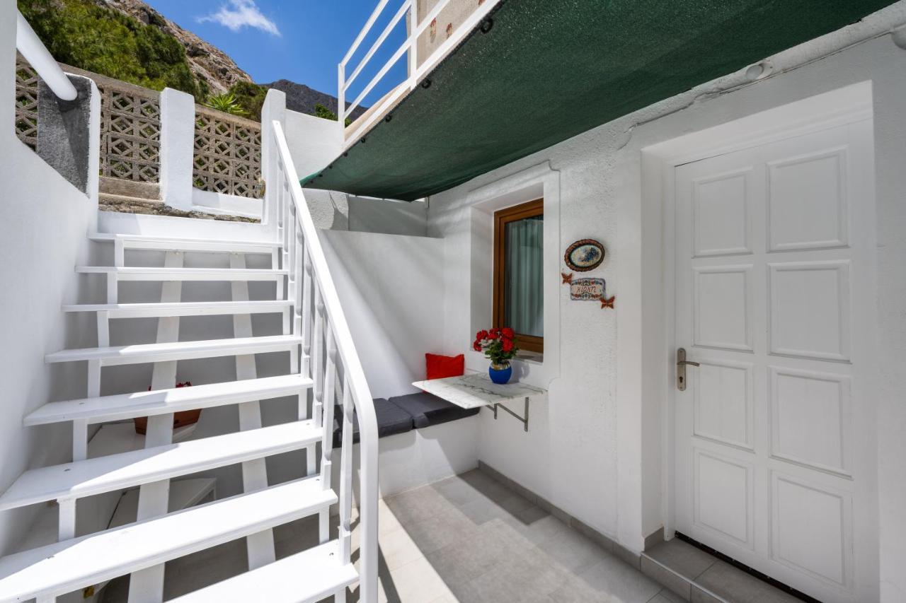 Moschatos Beach House Камарі Екстер'єр фото