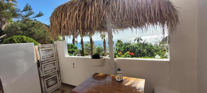 Moschatos Beach House Камарі Екстер'єр фото